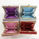 クロミ 口金財布 がま口 財布 レディース 二つ折り コンパクト サンリオ キャラクター グッズ 合皮 型押し ロゴ メタルプレート おしゃれ かわいい プレゼント ギフト サンリオ正規ライセンス品