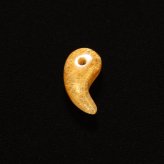 天然石 勾玉ゴールドルチル 約1g 華やかに黄金色に染まる 仕事運 成功 お守り GHM50 スエードコードor交換用ゴム付＆巾着付 財運 石 京海堂