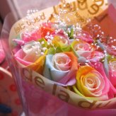 レインボーローズ 花束 枯れない レインボーローズ プリザーブドフラワー 9本使用 花束 本数言葉 バラ9本 「いつまでも一緒にいて下さい」