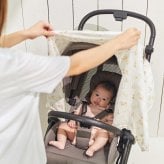 おくるみ スワドル 4枚セット 出産祝い aden+anais エイデンアンドアネイ カントリーフローラル コットンモスリン ダブルガーゼ 大判 約112cm 新生児 退院 内祝い 出産内祝い 女の子 ギフト 専用ボックス入り ガーゼケット ブランケット 授乳ケープ おむつ替えシート 双子