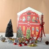 Caffarel カファレル チョコレートハウスブック 2026 NR-02794 カファレル クリスマスアドベントカレンダー　お菓子/チョコレート/ギフト/詰め合わせ/おしゃれ かわいい/海外 イタリア製/贈り物/ジャンドゥーヤ/プレゼント/