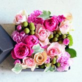 【ＡＲＮＯＸ】ＢＯＸフラワー　送料無料 即日発送 御祝いに生花のBOXフラワー 生花 敬老の日 フラワー ギフト 誕生日 結婚祝い お見舞 送別 新築祝い フラワーケーキ BOXフラワー BOXアレンジ ウエディング 御祝い 卒業 入学 出産 お供え 敬老の日 お中元 お歳暮