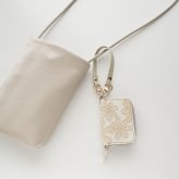 スマートキーケース シングル 【 ラテフラワー 刺繍 】 全面 キーケース 小物入れ 花柄 ニュアンスカラー 淡色