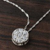 ネックレス レディース プラチナ Pt900 セブンストーン ダイヤモンド ペンダント 7石 天然ダイヤ 華奢 シンプル アクセサリー ジュエリー 上品 贈り物 プレゼント ギフト