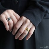 ステンレス ゆがみリング ワイドリング 槌目模様 凹凸 マットリング シンプルリング ゴールド 18K GP シルバー フリーサイズ レディース 女性 指輪 金属アレルギー対応