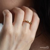 ステンレス ころころビーズリング 細身 ゴールドリング 可愛い 指輪 シンプル お洒落 ピンキー 細め ワンポイント キューブ スクエア プチプラ レディース 女性 金属アレルギー対応