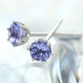 プラチナ 0.2ct タンザナイト ピアス 宝石 誕生石 12月 希少石 高貴 輝き シンプル スタッドピアス レディース アクセサリー ギフト プレゼント 記念日