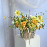 バスケットアレンジメント Mサイズ 【 生花商品 】 アレンジメント フラワーアレンジメント アレンジメントフラワー 生花アレンジメント 生花 フラワーギフト バスケット 取っ手付きかご 手持ちかご 誕生日 記念日 開店祝い 送別 歓送迎 卒業 入学