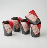 朱色カット古都フリーカップ5客揃 磁器 美濃焼 やきものの里から、暮らしを贈ります。　ギフト 食器 セット テーブルウェア