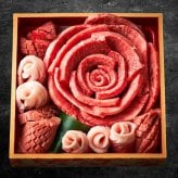 誕生日 焼肉セット ギフト 肉 メッセージカード/日時指定/熨斗対応可 ありがとうの花  タレ付き 大阪 鶴橋 焼肉 焼肉白雲台 大輪の花が咲く 380g