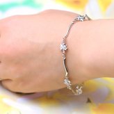ハワイアンジュエリー ブレスレット WAVEバー 花 プルメリア 長さ調節可能 シルバー925 ロジウムコーティング ジルコニア パーツ アジャスター 彼女 妻 女性 レディース 誕生日 プレゼント ハロウィン 【品番：SBR3638】