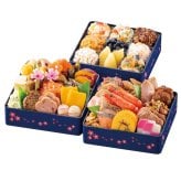 【12月31日お届け】おせち 2027 生おせち 「迎春」和洋中 三段重 2〜3人前 36品目 新春 和風 洋風 中華 重箱 冷蔵 豪華 予約 料理 御節 お節 特大 新年 初祝い 元旦 海老 ローストポーク 数の子 盛り付け済み 家庭用 お取り寄せ グルメ 厳選食材