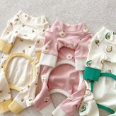 犬服 ゆるいイラストの裏起毛パジャマ ( 小型犬 中型犬用 )  つなぎ 秋冬服 チワワ トイプードル ミニチュアダックスフント 柴犬