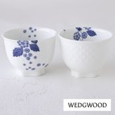 ウェッジウッド ストロベリー ブルーム インディゴ ジャパニーズティーカップ ペア 1053076 wedgwood  湯呑み 湯呑 ペア おしゃれ ブランド 高級 コップ ティーカップ ペアカップ 白 陶器 結婚祝い 内祝い 新築祝 誕生日 プレゼント ギフト 食洗機対応 引き出物 【正規品】