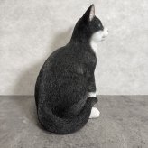 置物 お座りハチワレ黒白猫 ネコ 高さ22.5cm woobia ウービア 大きい かわいい おしゃれ ガーデン インテリア オブジェ 可愛い プレゼント 北欧 玄関 雑貨 動物 モダン 面白い 庭 ギフト 屋外 家 リアル 玄関先 ガーデンオーナメント