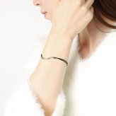 ブレスレット 静電気除去グッズ 静電気ブレスレット ヘアゴム レディース おしゃれ かわいい つけっぱなし antishock 日本製 静電気除去 静電気 静電気ブレス パチパチしない ヘアアクセ 静電気防止 中国製 シンプル 静電気抑制