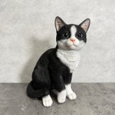 置物 お座りハチワレ黒白猫 ネコ 高さ22.5cm woobia ウービア 大きい かわいい おしゃれ ガーデン インテリア オブジェ 可愛い プレゼント 北欧 玄関 雑貨 動物 モダン 面白い 庭 ギフト 屋外 家 リアル 玄関先 ガーデンオーナメント