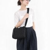 マリメッコ marimekko ショルダーバッグ Joy ジョイ クロスボディ S 2026冬新作 ブランドロゴ レディース ブラック 96114 096114 900 北欧雑貨 北欧デザイン 送別会 誕生日 お中元 結婚祝い 結婚式 高級 父の日 母の日 ホワイトデー
