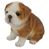 置物 woobia ウービア 犬 イングリッシュブルドッグ お座りブルドッグ 子犬 幅16cm 茶白 ぶさかわ リアル 本物そっくり イギリス生まれ 職人手彩色 縁起物 戌年 玄関 インテリア 新築祝い 引っ越し祝い 開店祝い 出産祝い 誕生日 お祝い ギフト プレゼント 犬好き ブルドッグ好き
