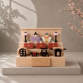 木製花雛三段飾り｜国産ヒノキのひな人形｜三人官女・御所車・お道具付き｜ひな祭り・桃の節句・初節句
