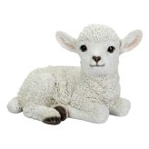 置物 羊 寝そべる羊 幅23.4cm woobia ウービア ひつじ リアル かわいい おしゃれ 玄関 インテリア オブジェ ガーデン ラム 北欧 ナチュラル 動物 アニマル 癒し 棚 未年 プレゼント ギフト 新築祝い