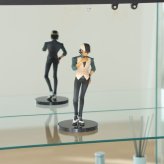 不二貿易 ガラスコレクションケース 幅60cm ワイド 背面ミラー 4段 強化ガラス フィギュアケース 推し活収納 隠しキャスター付き