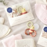 【出産祝い】カミカミみつばち はじめてのギフトセット my little bee | 出産祝い ギフトセット ベビーギフトセット  名入れ 歯固め スタイ タオル　赤ちゃん ミニタオル　ベビーソックス　靴下　お返し不要　気軽に贈れる　ちょっとした　出産祝い　プチギフト　送りやすい 男の子　女の子　友達　友人　同僚　職場　二人目　三人目　実用的　送料無料　ベビー