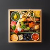2027新春おせち料理　1人前一段重　【12/25(金)締切・12/31（木）お届け】