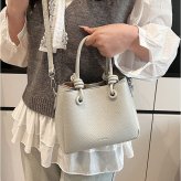 ショルダーバッグ ハンドバッグ 2WAY 通販 ハンドバック ショルダーバック ショルダー 肩掛け 斜めかけ ななめかけ トートバッグ トートバック 手提げ トート 通勤 お出掛け 小さめ コンパクト きれいめ レザー調 高級感 レディース かわいい おしゃれ