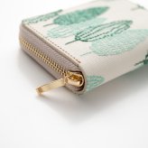 お札が折れない コンパクトウォレット 【 季節の森 】 全面 刺繍 北欧風