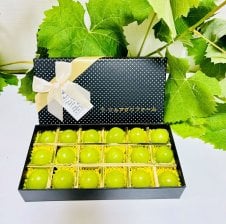 シャインマスカット18粒 宝石箱 - 【フルーツのさかい】- プレゼント