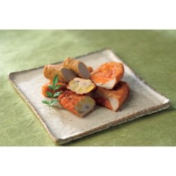 〈鹿児島・カワノすり身店〉　すり身店のさつまあげ