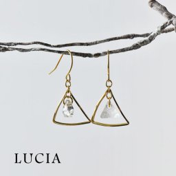 【LUCIA ルチア】トライアングル ピアス (233055)レディース アクセサリー フック イヤリング ゴールド 多面カット ビーズ シンプル おしゃれ カジュアル かわいい 大人可愛い 30代 40代 50代 クリスマス 母の日 ギフト プレゼント