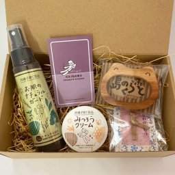 出産祝いセット　お肌のナチュラルガード　みつろうクリーム　沖縄県産クスノキ歯固めかえる