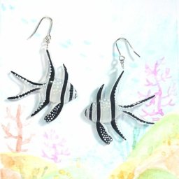 プテラポゴン・カウデルニー　ピアス　イヤリング　海の生き物　熱帯魚　魚　かわいい　おしゃれ　キラキラ　ハンドメイド　レディース　留め具　魚のアクセサリー　アクセサリー
