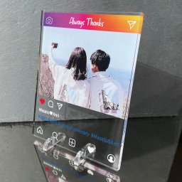 SNS風フォトプレート 写真入り｜選べるカラー2種 レインボー ホワイト カップル 彼氏 彼女 夫婦 記念日 一年記念日 誕生日 結婚記念日 クリスマス バレンタイン ホワイトデー ギフト オーダーメイド 名入れ タグ文字 インスタ風 SNS風 フォトフレーム 写真立て アクリル プレート かわいい おしゃれ 思い出 記念品 ウェルカムボード 結婚式 両親 友達 高校生 大学生 プレゼント 贈り物