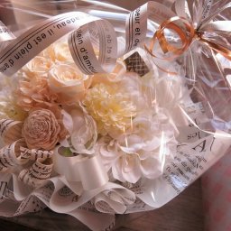 お祝い 白バラ 花束風 プリザーブドフラワー入り 白バラいっぱい プリザーブドフラワー入り