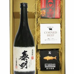 ★ 送料無料 ★  特蒸泰明 ( とくじょうたいめい ) 720ml + 缶詰おつまみ3種セット【 8983 】【 麦焼酎・おつまみセット 】【 ハロウィン 贈り物 ギフト プレゼント 誕生日 結婚のお祝い 】