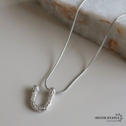 シルバー925 馬蹄ネックレス 唐草模様 シルバー スネークチェーンネックレス 45cm 50cm 60cm ステンレス アラベスク ホースシュー レディース 女性 お洒落 人気 トレンド 流行り 金属アレルギー対応 ペンダント