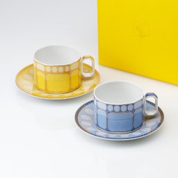 スワロフスキー × ローゼンタール シグナム  ティーカップセット ブルー＆イエロー 290ml 名入れ彫刻代込み 正規品 ペアギフト 名入れペア 名前 刻印 結婚祝 両親贈呈品 結婚記念日 名入れ 名前 彫刻 刻印 ギフト 新築祝い 引越祝 法人記念品 プレゼント 贈り物 ティーカップ＆ソーサー
