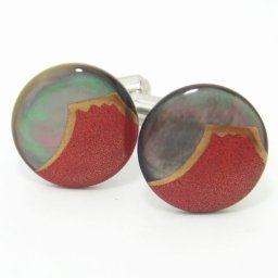 受注生産品 Mt. ARTIGIANO 受注生産品 赤富士の蒔絵カフス カフスボタン カフリンクス cufflinks cuffs メンズ 男性 誕生日 プチギフト お祝い パーティー 結婚式 披露宴 スーツアクセサリー専門店 ブライダル 披露宴 二次会 お呼ばれ おしゃれ カフスマニア