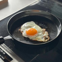 目玉焼きがおいしく焼ける 鉄のフライパン 蓋なし フライパン 鉄 目玉焼き 調理器具 鉄フライパン 日本製 IH対応 新潟県 三条市【沖縄県・離島 配送不可】