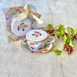 「カップ＆ソーサー缶 ザッハブレンド ティーバッグ」【デンメアティーハウス】【紅茶】【ギフト】【フレーバードティー】【デザイン缶】【オーストリア】【ウィーン】【バレンタイン】【ホワイトデー】【母の日】【お中元】【ティーバッグ】