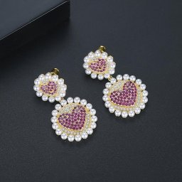 ピアス 両耳用 キュービックジルコニア グリーンとピンク 真鍮 イエローゴールド ブラック スタッド 揺れる ゆれる ハート はーと イミテーションパール e18041944