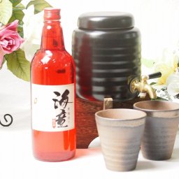 本格焼酎サーバー1000cc(18cm×24cm 1kg)三重県萬古焼き備前金彩ペアカップ(200cc×2)付セット(鹿児島県濱田酒造 祝の赤 黒麹造り芋焼酎 25度 720ml) 焼酎サーバー説明書付