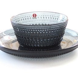 イッタラiittala　カステヘルミ　ボウル・プレートセット(ダークグレー）【ブランド食器】【御結婚御祝・内祝・新築御祝・還暦御祝・御礼・寿・ギフト包装可能】