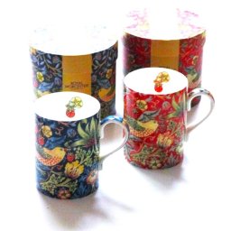 ロイヤルウースターROYAL  WORCESTER　ウイリアムモリスWilliam Morris　ストロベリーシーㇷStrawberry Thief マグカップペア【ペアマグ　プレゼント　イギリス食器】【御結婚御祝・新築・還暦・御礼・ギフト包装可能】