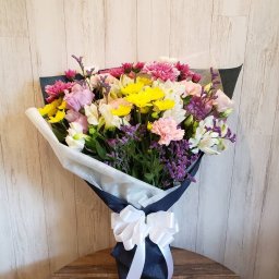 ☆お供え用花束　一対（二束）☆お花　花　生花　花束　フラワー　アレンジメント　ドライフラワー　プレゼント　ギフト　贈り物　お祝い　誕生日 母の日　父の日　結婚祝い　出産祝い　バレンタインデー　ホワイトデー　記念日　敬老の日　結婚記念日 彼氏　彼女　送別　退職　入学　卒業　開店祝い　周年祝い