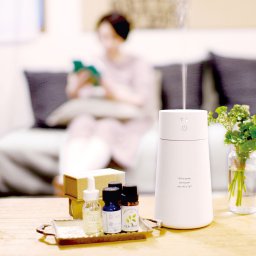 アロマディフューザー ホワイト 母の日 卓上 超音波 加湿器 コードレス 癒やし 女性 敬老の日 誕生日 結婚祝い 退職 家電 ギフト