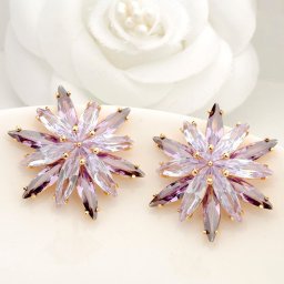 ピアス 両耳用 キュービックジルコニア パープル イエロー 真鍮 イエローゴールド スタッド おしゃれ 可愛い かわいい きれいめ モチーフ フラワー 花 e15060330